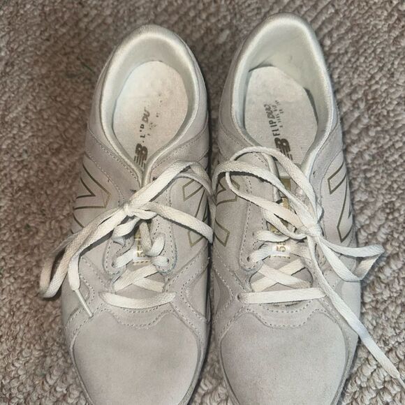 Womens New Balance 555‎ Beige Sneakers- Running Walking Casual size 9.5 - Picture 3 of 7